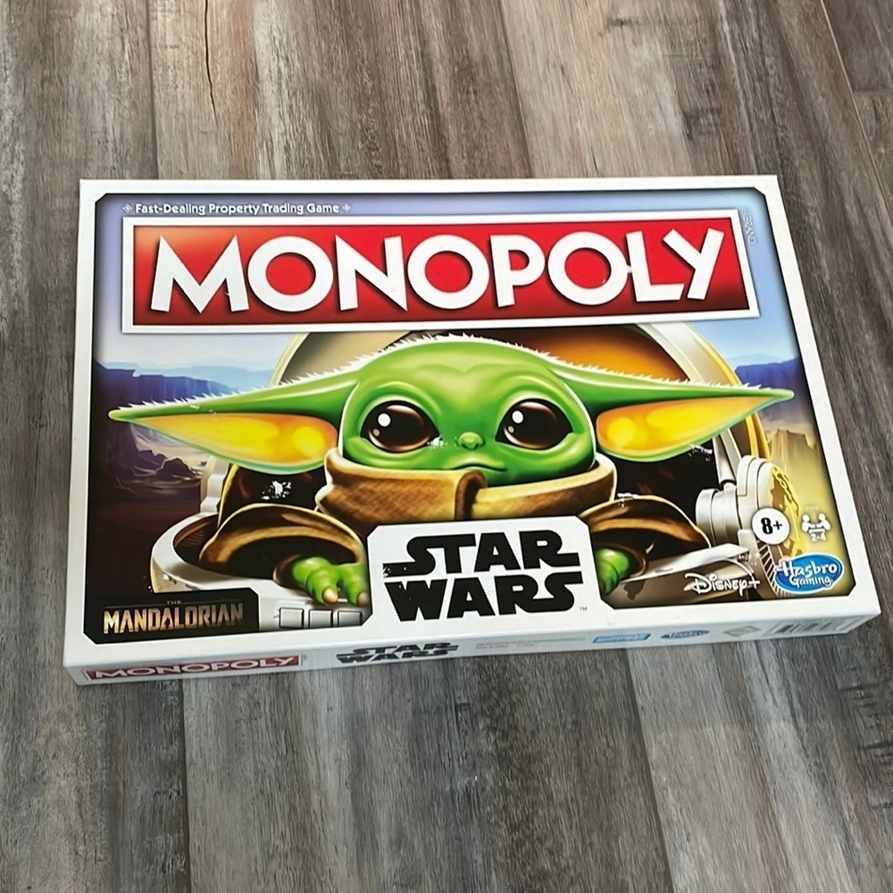 𝅺STAR Wars Mandalorian Monopoly Game - NEW flawed